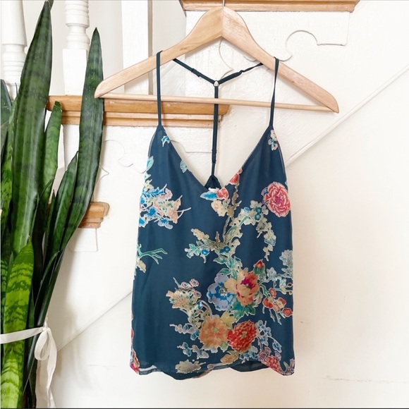 Socialite Tops - 𝅺Socialite Floral Print Cami Top EUC